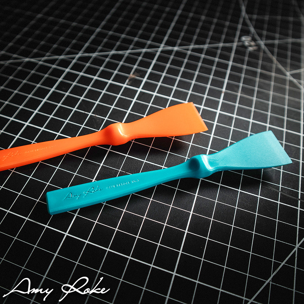AMY ROKE GLUE SPREADER - ORANGE